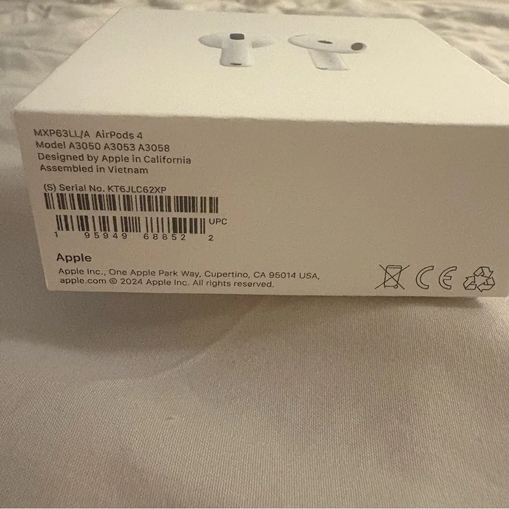 Apple AirPods 4 in White BOX ONLY